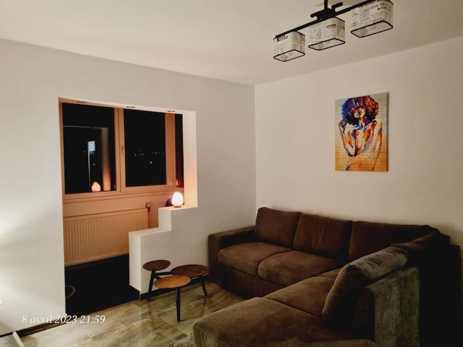 Le Nid D'Adam Lägenhet Zărneşti Exteriör bild